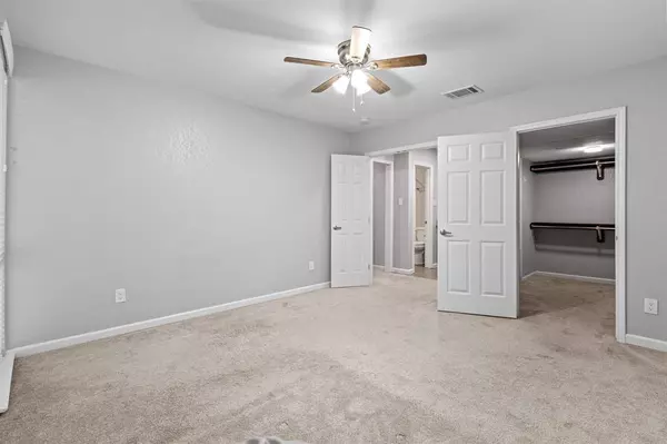 526 E Avenue J #D, Grand Prairie, TX 75050