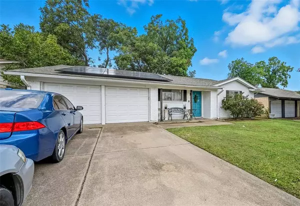 2903 E Mitchell Street, Arlington, TX 76010