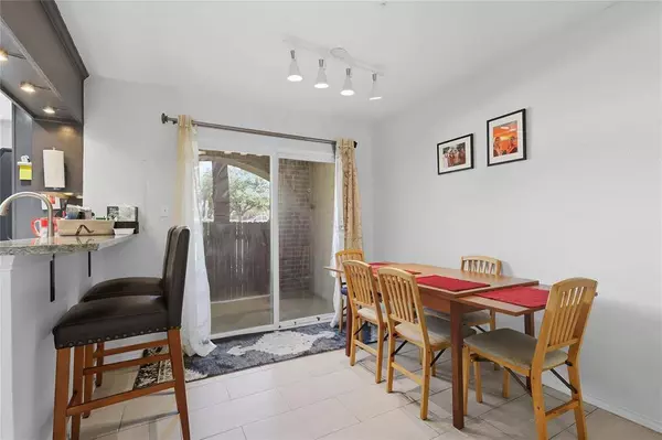 3205 Donnelly Circle #201, Fort Worth, TX 76107