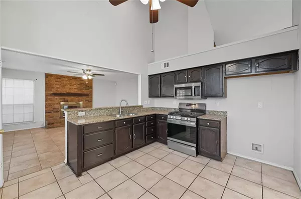 4327 Metronome Drive, Grand Prairie, TX 75052