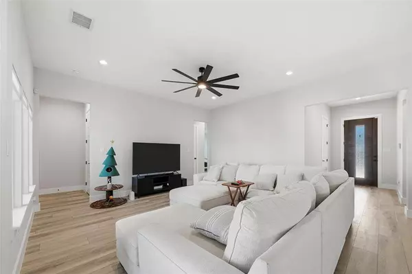 7733 Indian Ridge Trail, Dallas, TX 75232