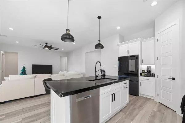 7733 Indian Ridge Trail, Dallas, TX 75232