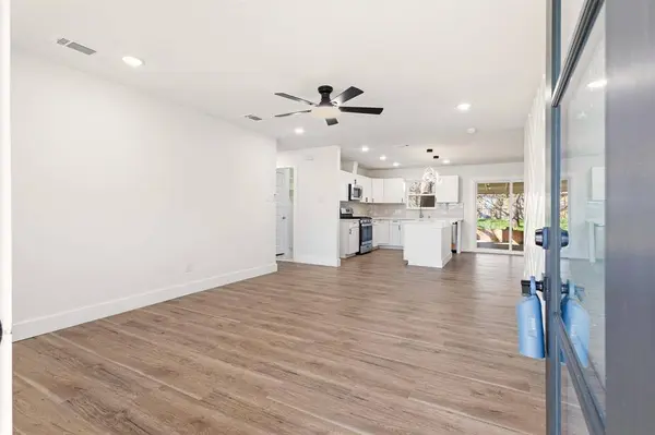 1117 Wade Drive, Bedford, TX 76022