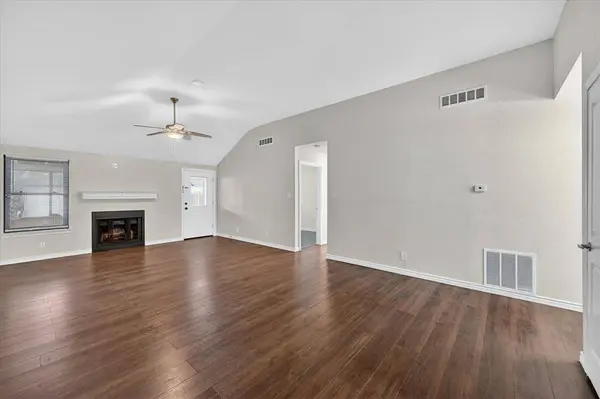 1419 Woodfern Drive, Arlington, TX 76018