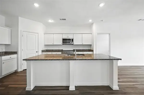 1637 Escondido Drive, Fort Worth, TX 76052