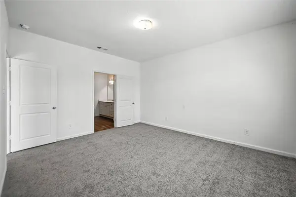 1637 Escondido Drive, Fort Worth, TX 76052