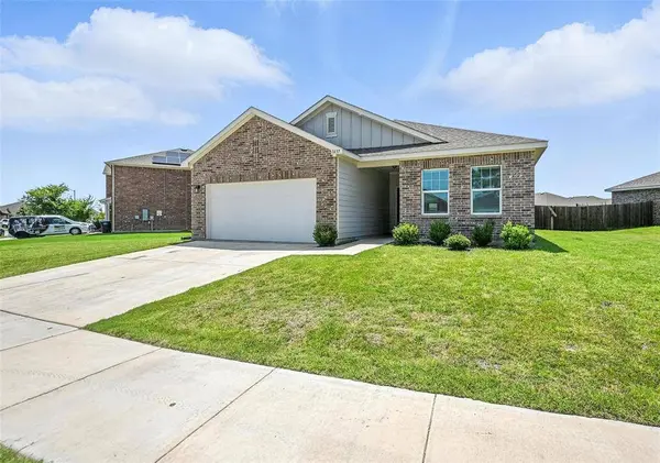 1637 Escondido Drive, Fort Worth, TX 76052