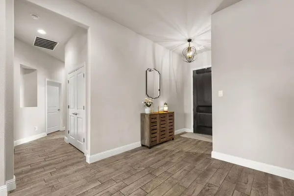 805 Pea Eye Drive, Midlothian, TX 76065