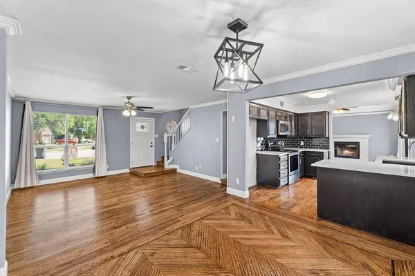 622 Mission Hills Drive, Arlington, TX 76018