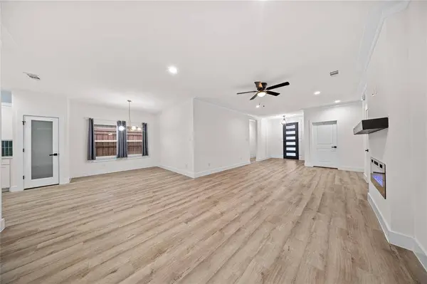 1829 Galveston Street, Grand Prairie, TX 75051