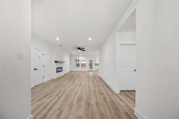 1829 Galveston Street, Grand Prairie, TX 75051