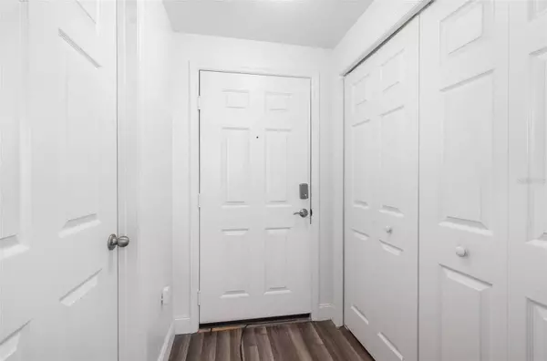 6412 QUEENS BOROUGH AVE #215, Orlando, FL 32835