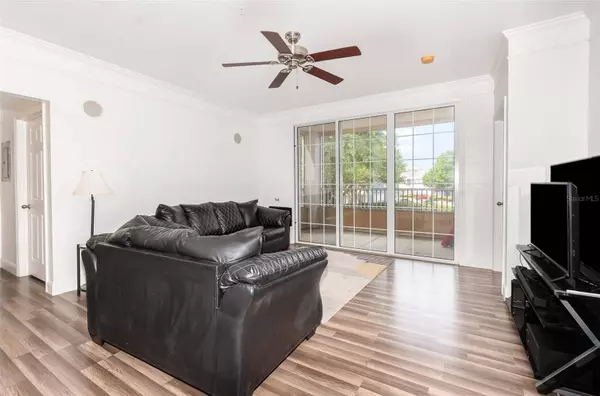 6412 QUEENS BOROUGH AVE #215, Orlando, FL 32835