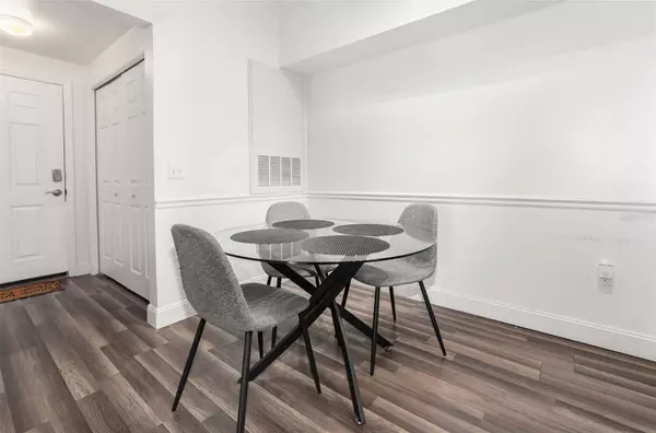 6412 QUEENS BOROUGH AVE #215, Orlando, FL 32835