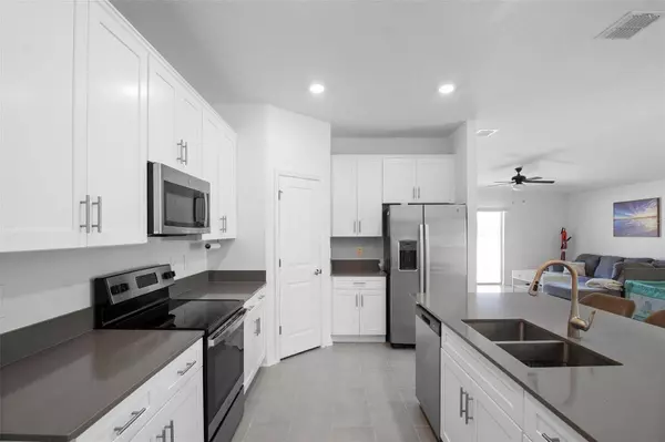 660 SILVER PALM DR, Haines City, FL 33844