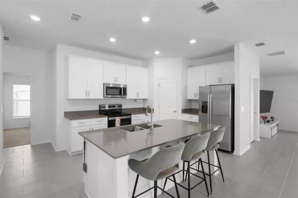 660 SILVER PALM DR, Haines City, FL 33844