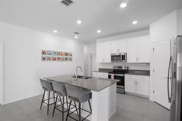 660 SILVER PALM DR, Haines City, FL 33844