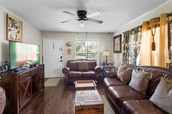 1201 E 5TH AVE, Mount Dora, FL 32757