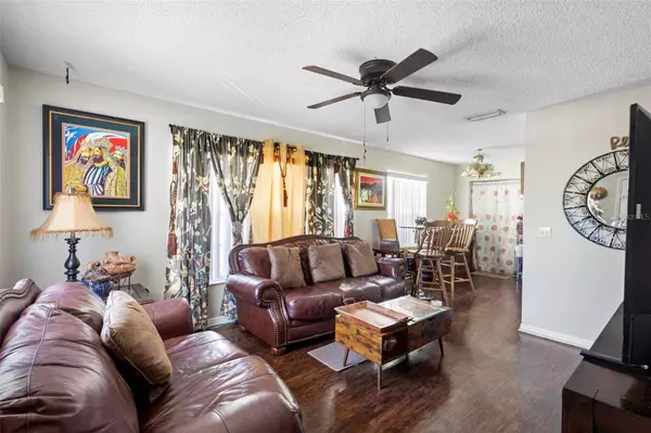 1201 E 5TH AVE, Mount Dora, FL 32757