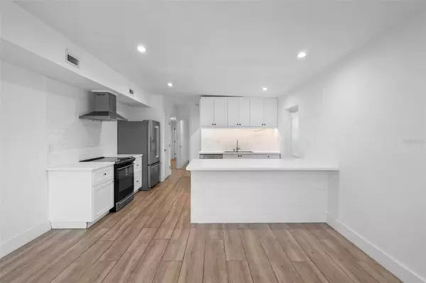 1239 VIRGINIA DR, Orlando, FL 32803