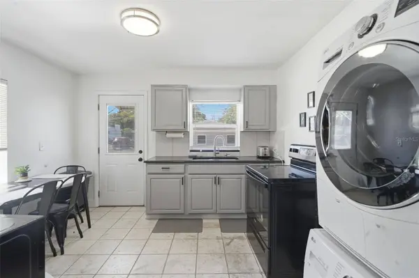 102 W KING ST, Orlando, FL 32804