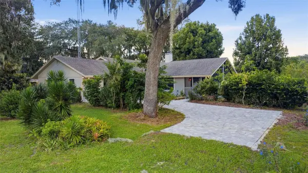 41520 CHARM LAKE DR, Umatilla, FL 32784