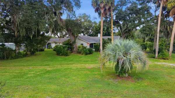 41520 CHARM LAKE DR, Umatilla, FL 32784