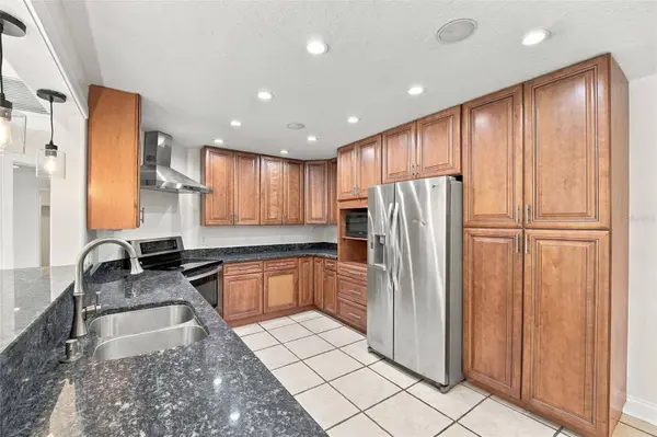 7958 GLEN ABBEY CIR, Orlando, FL 32819