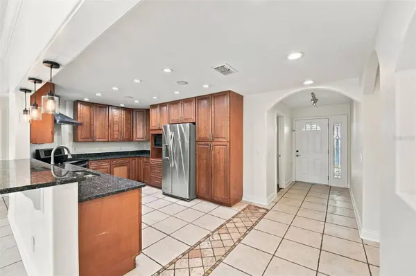 7958 GLEN ABBEY CIR, Orlando, FL 32819