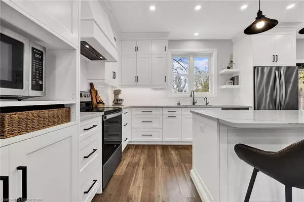 6987 Main Street Street, Millbank, ON N0K 1L0