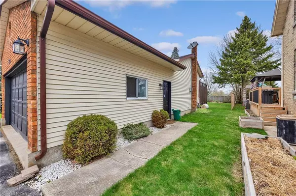 550 Raglan Street Street, Palmerston, ON N0G 2P0