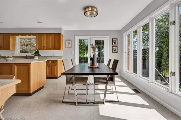 54 Burnt Ember Court, Kitchener, ON N2A 3X4