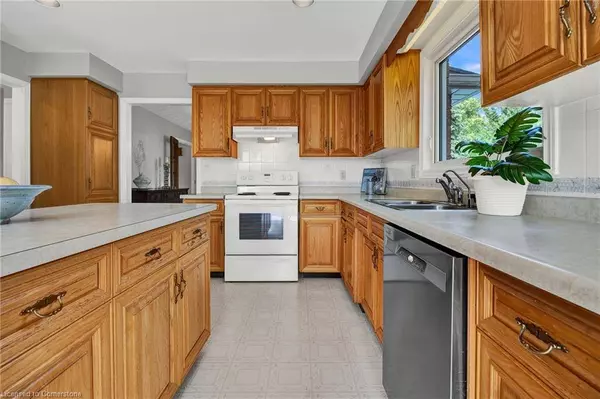 54 Burnt Ember Court, Kitchener, ON N2A 3X4