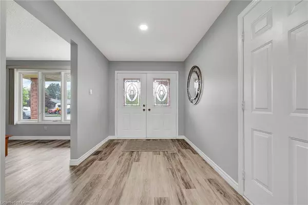 483 Northlake Drive, Waterloo, ON N2V 2A4