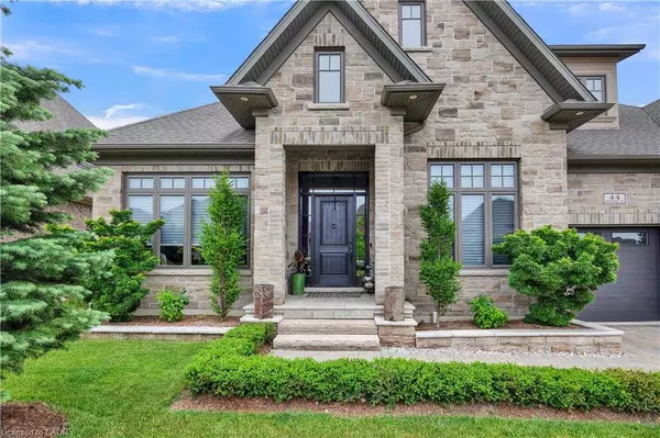 44 Pioneer Ridge Drive, Kitchener, ON N2P 0G6