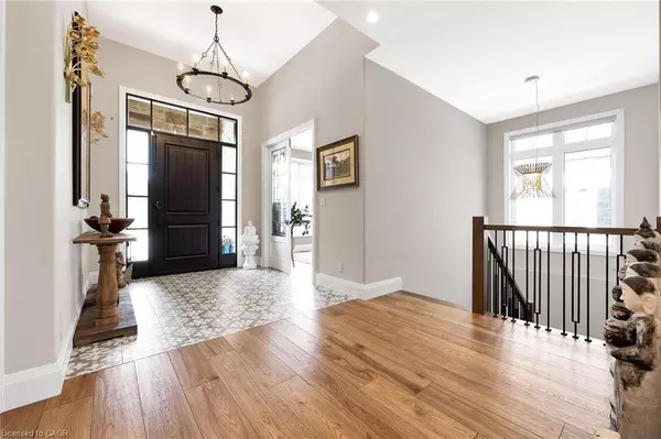 44 Pioneer Ridge Drive, Kitchener, ON N2P 0G6