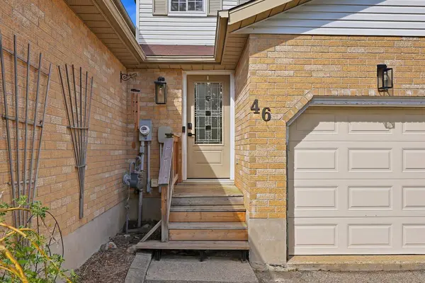 46 Andrews DR, Mapleton, ON N0G 1P0