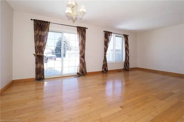 258 Inverhuron CRES #Unit A, Waterloo, ON N2V 2H5