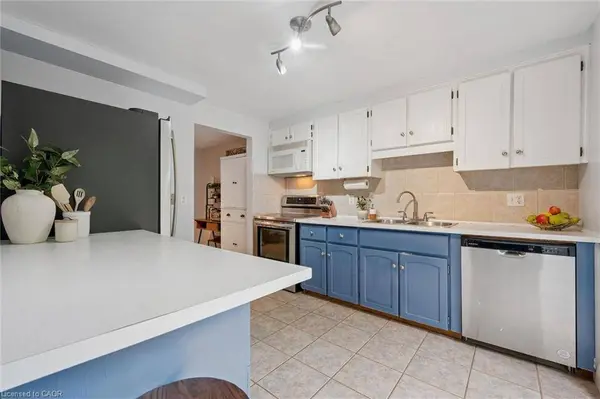 339 Strathallan ST, Fergus, ON N1M 3K8