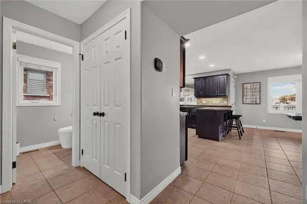 38 Roberta ST, Elmira, ON N3B 3N7