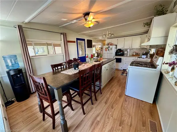 580 Beaver Creek RD #243, Waterloo, ON N2J 3Z4