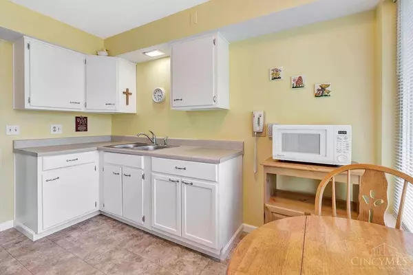 3808 Sharonview Dr, Sharonville, OH 45241