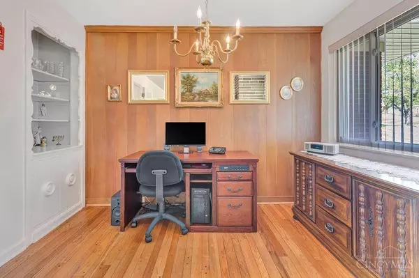 3808 Sharonview Dr, Sharonville, OH 45241