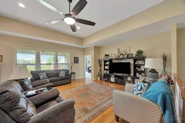 1942 Cathedral Ln, Hamilton, OH 45013