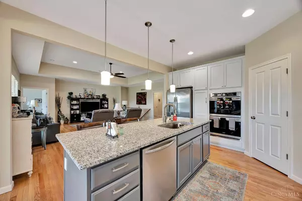 1942 Cathedral Ln, Hamilton, OH 45013