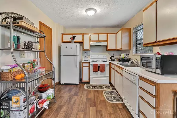 7956 Bobtail Ct, West Chester, OH 45069