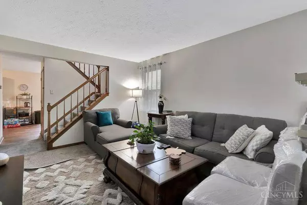 7956 Bobtail Ct, West Chester, OH 45069