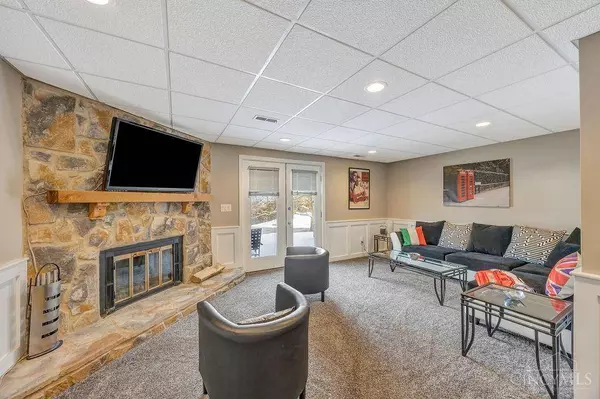 104 Fox Hollow Ct, Fairfield, OH 45014