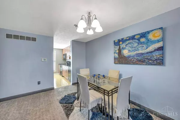 104 Fox Hollow Ct, Fairfield, OH 45014