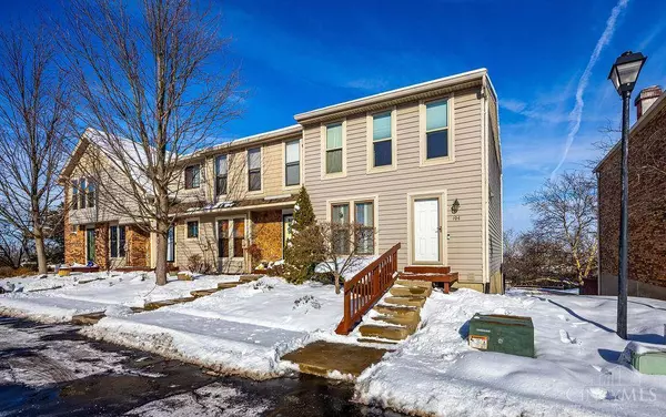 104 Fox Hollow Ct, Fairfield, OH 45014